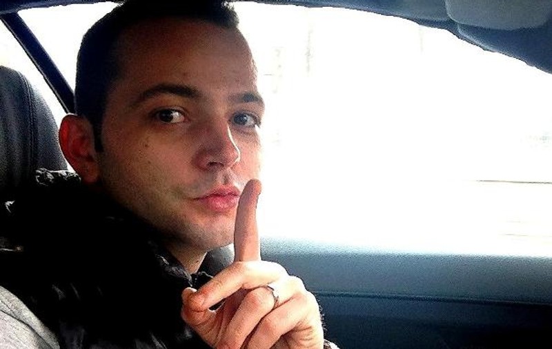 Mihai Morar, mesaj şocant pentru Cheloo! "Daţi-mi brăţări şi îmbrăcaţi-mă în dungi"