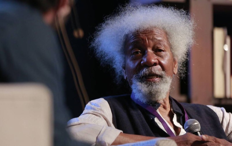 Cine este Wole Soyinka, nigerianul de 90 de ani, păcălit de un taximetrist lacom din Otopeni. A fost premiat cu Nobel pentru literatură
