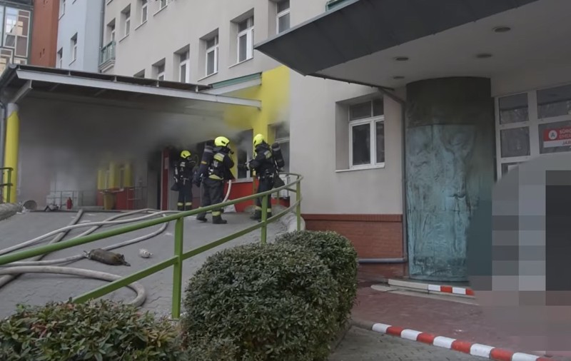 Incendiu la un spital central din Budapesta. O persoană a murit, două au fost intoxicate cu fum