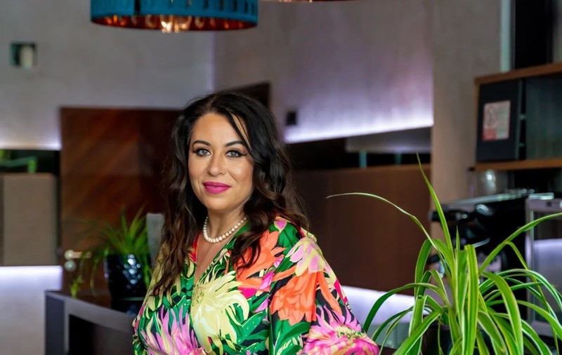 Oana Roman a început vacanța cu stângul. Ce a pățit pe plaja din Cannes: „Plin de parveniți needucați”