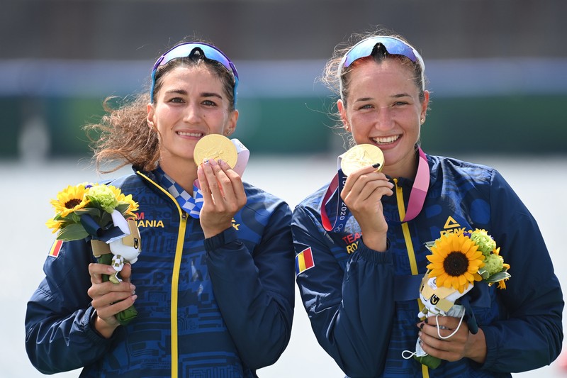 Ancuţa și Simona au adus de la Tokyo primul aur olimpic pentru România la canotaj în 12 ani