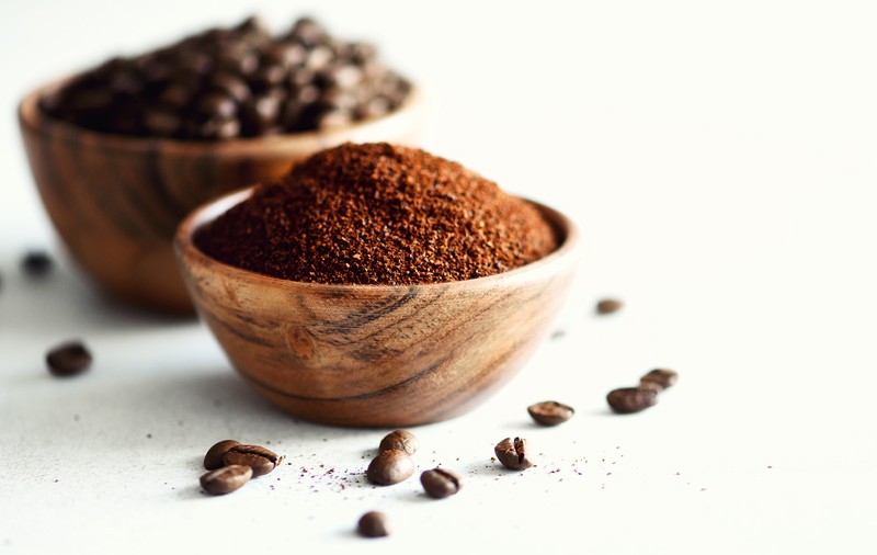 Cafeaua boabe vs. cafeaua măcinată: ce recomandă experții Tchibo