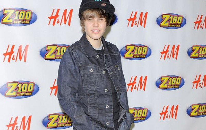 Tânăra care l-a acuzat pe Justin Bieber că este tatăl copilului ei a renunţat la proces