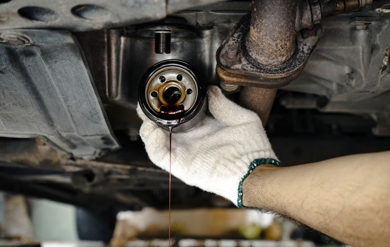 Un mecanic auto a dezvăluit metoda prin care șoferii sunt puși să plătească chiar și 1.500 de euro degeaba