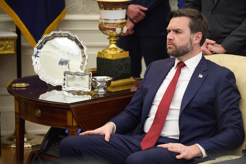 HANDOUT - 28 February 2025, US, Washington: US Vice President JD Vance attends the meeting between US President Donald Trump and Ukraine's President Volodymyr Zelensky, in the Oval Office of the White House. Photo: -/Ukrainian Presidency/dpa - ATTENTION: editorial use only and only if the credit mentioned above is referenced in full