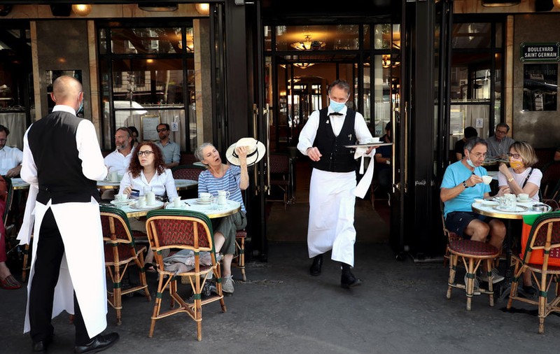 Restaurantele, cafenelele și terasele s-au redeschis și în Franța