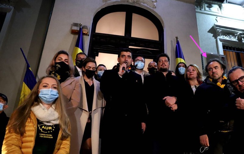 Magnatul Bobby Păunescu, fără mască, în primul plan al conducerii de la AUR