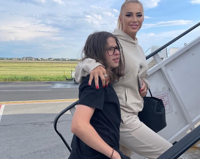 Anamaria Prodan își dorește ca fiul ei să-și cunoască fratele vitreg. Laurențiu Reghecampf a devenit din nou tată alături de Corina Caciuc