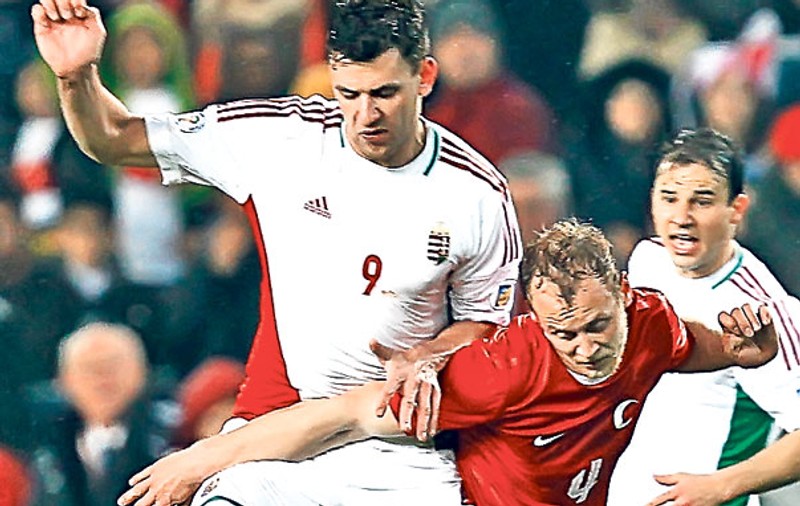 Otomanii şi ungurii s-au anihilat reciproc, lăsând tricolorilor şanse pentru locul de play-off