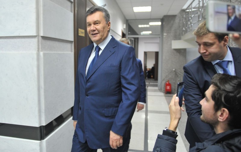 Avionul lui Ianukovici, președintele dat jos de ucraineni la Euromaidan, depistat în Belarus. Portretul celui aflat pe lista Rusiei pentru a prelua puterea de la Kiev