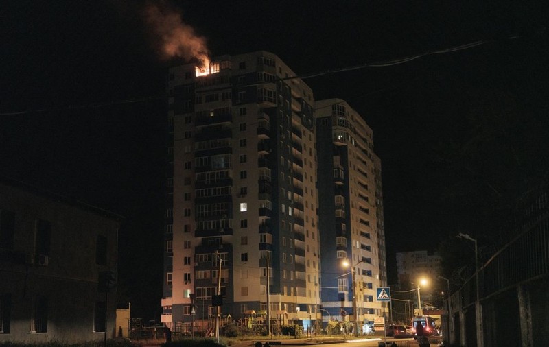 Atac devastator în Harkov: Două fetițe de 13 ani și o femeie însărcinată, rănite într-un nou bombardament rusesc