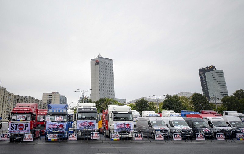 Protestul cu 15.000 de utilaje grele „ar pune în pericol viața cetățenilor și structura de rezistență” a pasajului Victoriei, susține Primăria Capitalei