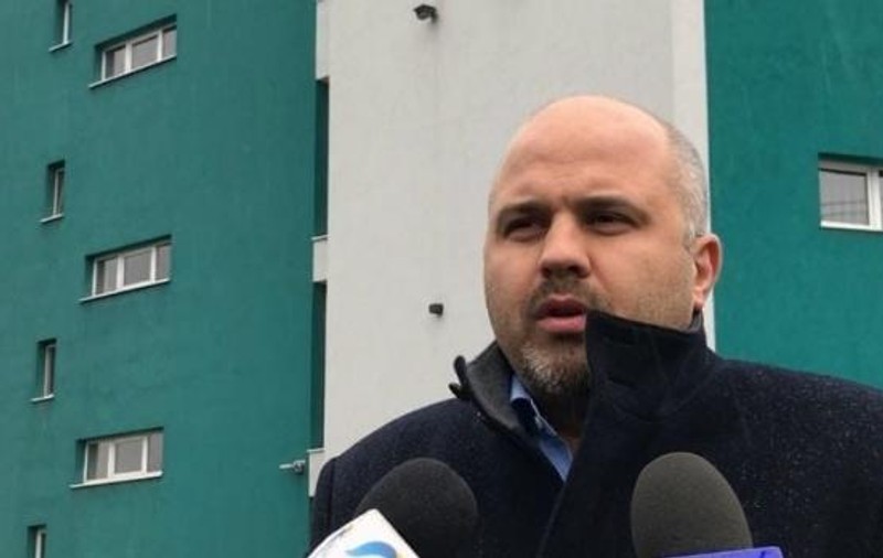 VIDEO | Pandemia umilinței. Bolnavii de cancer stau ore în șir, în frig, ca să-și primească medicamentele care îi țin în viață