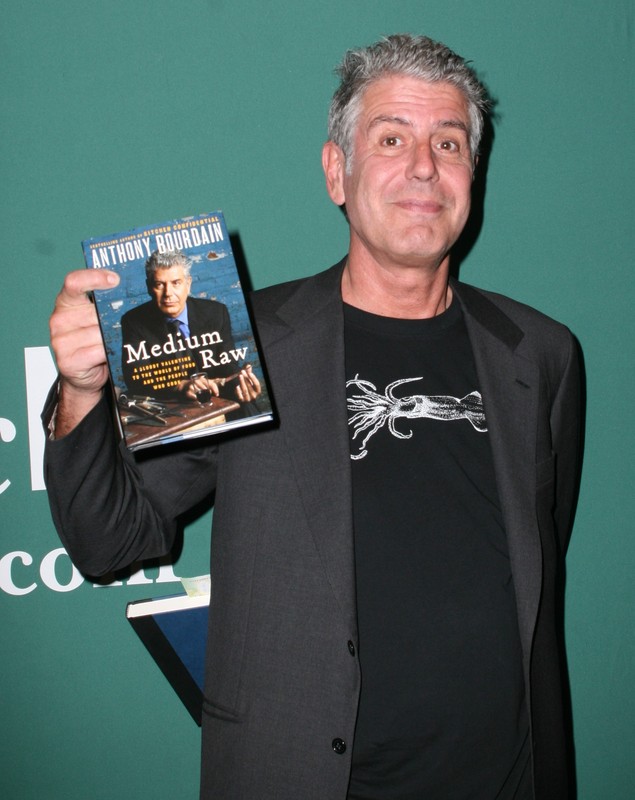 VIDEO | Anthony Bourdain s-a sinucis într-un hotel din Franța, la vârsta de 61 de ani