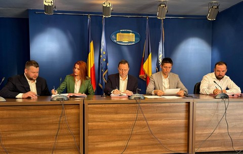 Au fost semnate contractele pentru primii 43 km ai Drumului Expres Suceava – Siret. Foto: CNAIR