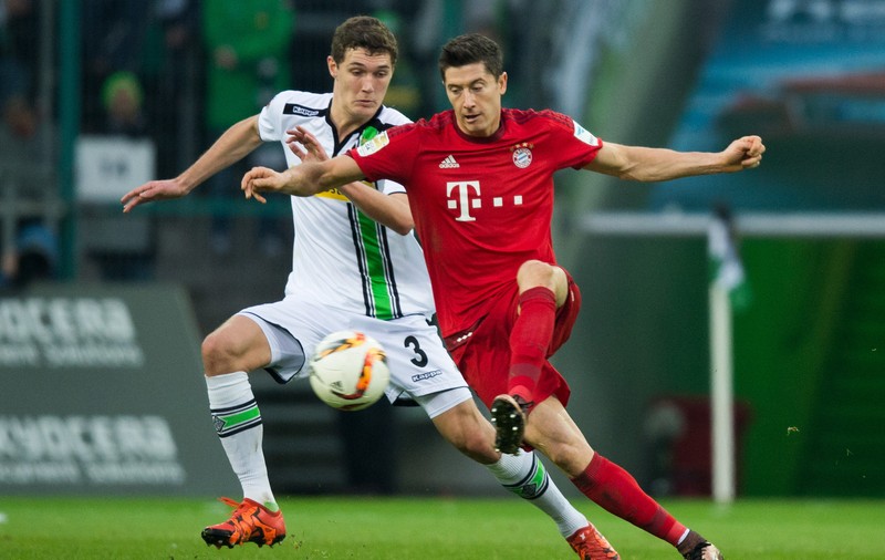 Bătaie pe Robert Lewandowski! Cu ce salarii îl ademenesc Real Madrid și PSG