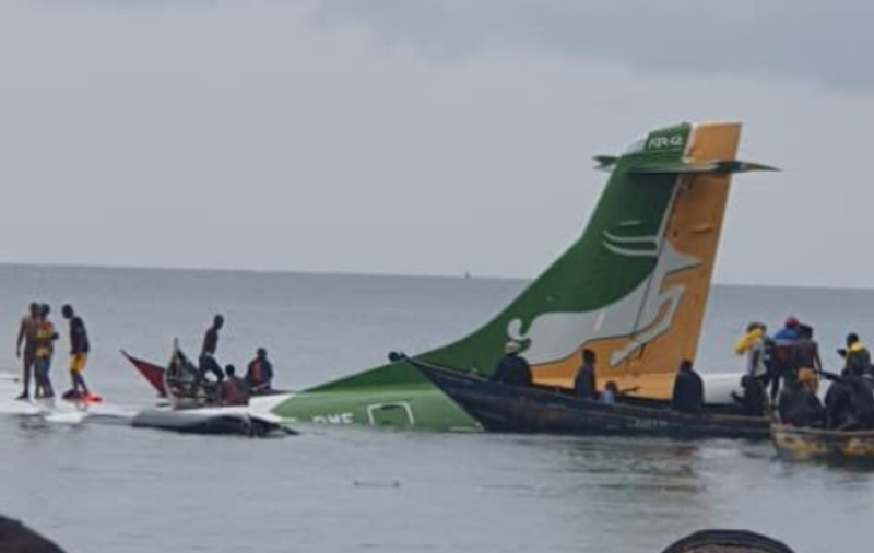Un avion de pasageri, prăbuşit în Lacul Victoria din Tanzania când se pregătea de aterizare. Cel puțin 19 decese