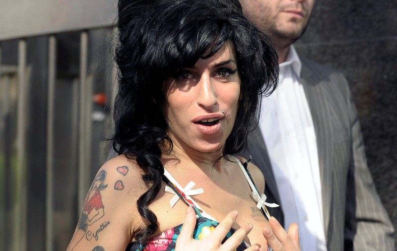 Amy Winehouse a recunoscut: şi-a înşelat soţul!