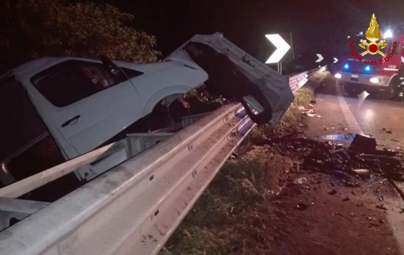 Opt români, răniți într-un accident în Italia