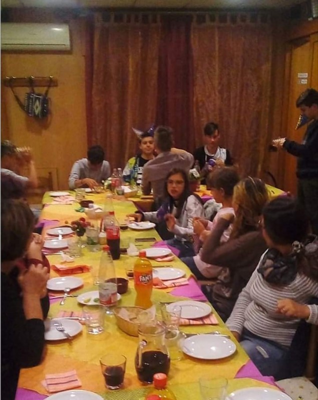 Angela, îngerul italienilor. Povestea româncei care gătește pentru toți bătrânii singuri din cartierul ei: „Sărăcia te învață multe. Sunt persoane care nu mai au pe nimeni”