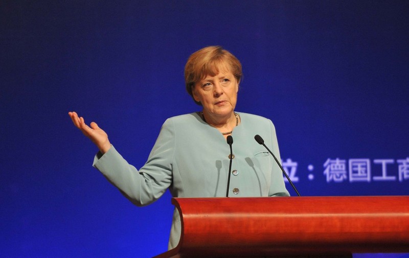 TEORIA CONSPIRAŢIEI DUSĂ LA EXTREM: ANGELA MERKEL este FIICA LUI HITLER! Cum este POSIBIL AŞA CEVA?