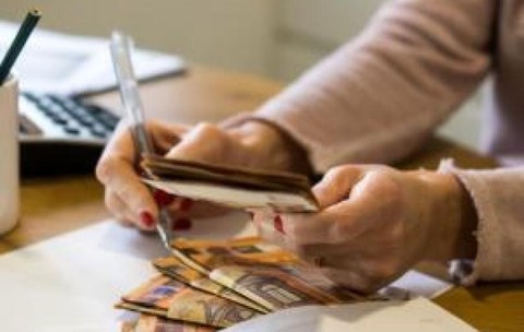 Cele mai bănoase joburi după 50 de ani. Unele se învață în câteva luni și aduc venituri de peste 100.000 €