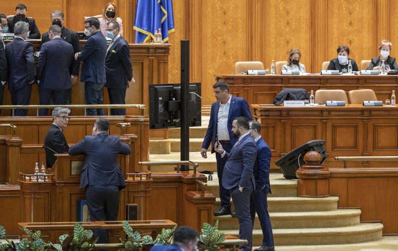 Ce sancțiune riscă George Simion după ce l-a bruscat pe ministrul Virgil Popescu în plenul Parlamentului