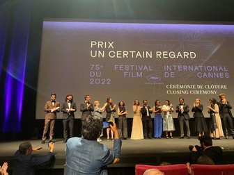 Ceremonia de premiere a secțiunii Un Certain Regard, unde premiul acordat regizorului Alexandru Belc a fost acceptat de Tudor Vladimir Panduru (al doilea din stânga) | Foto: Maria Mitulescu