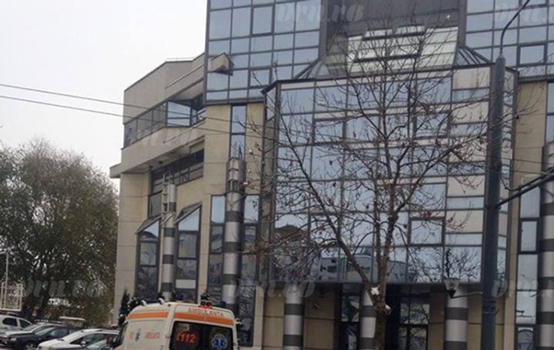 Un angajat al Tribunalului Vaslui este în stare critică. A căzut din picioare la serviciu
