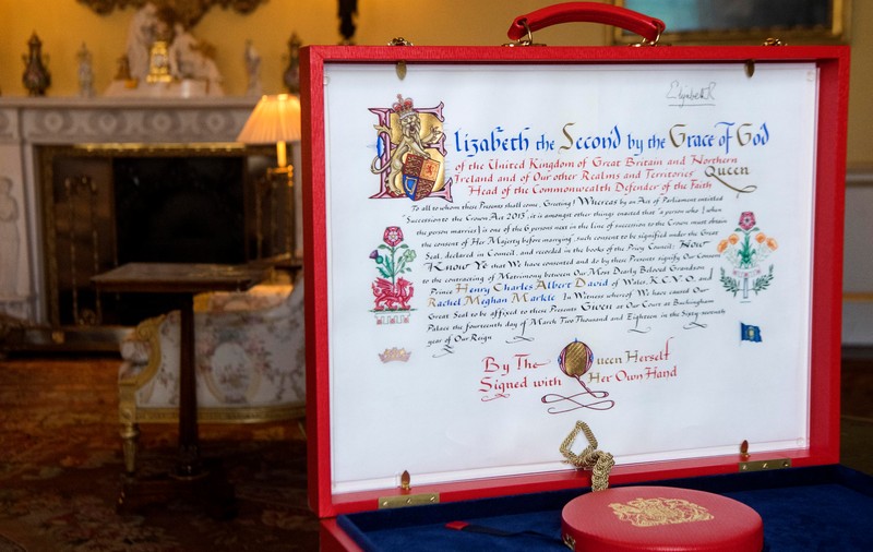 Palatul Buckingham a publicat imagini cu Consimțământul scris prin care regina aprobă nunta lui Harry cu Meghan Markle