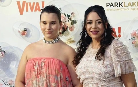 Isabela și Oana Roman la VIVA! Influencers Party