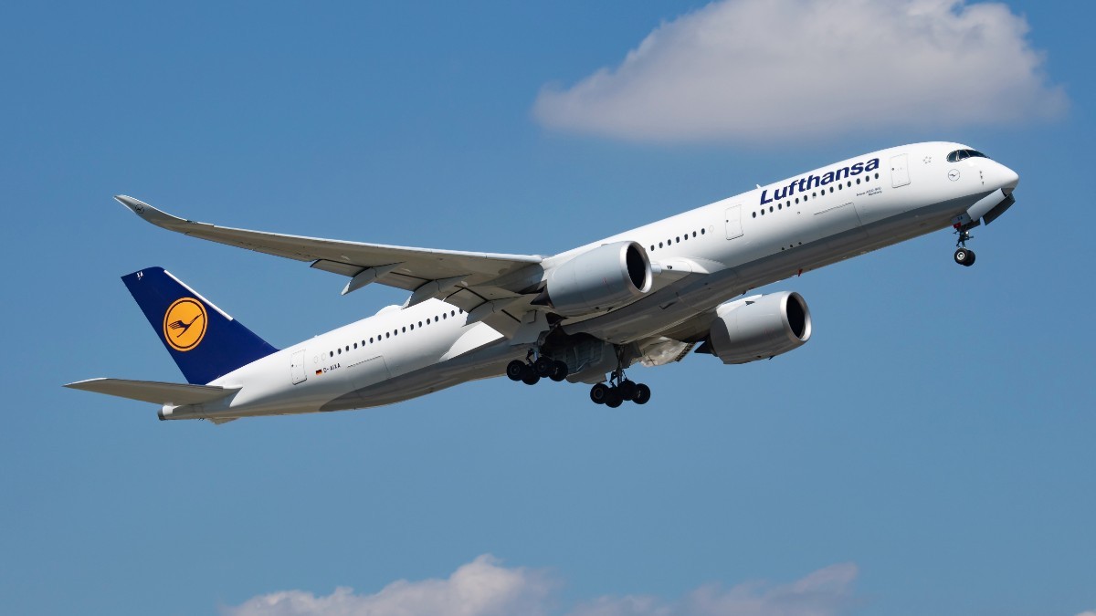 Un avion al companiei germane Lufthansa