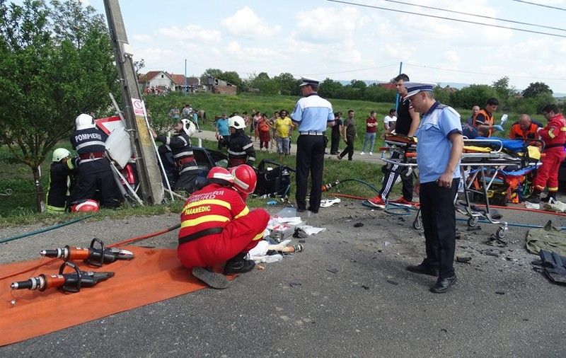 Sfârșit de săptămână însângerat pe drumurile din țară. Opt morți și peste 20 de răniți în accidente înfiorătoare. Printre victime sunt și copii