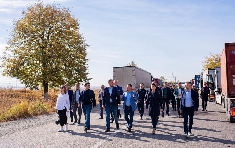 Ucraina a început negocierile privind „culoarul verde” pentru cereale cu Republica Moldova și cu România, anunță Kievul