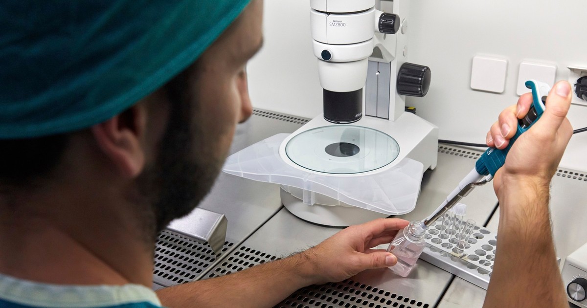 Laboratorul unei clinici de fertilizare in vitro. Foto Profimedia