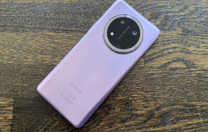 Honor urmează să anunțe un telefon ieftin, cu o baterie uriașă. Ce detalii se cunosc până acum