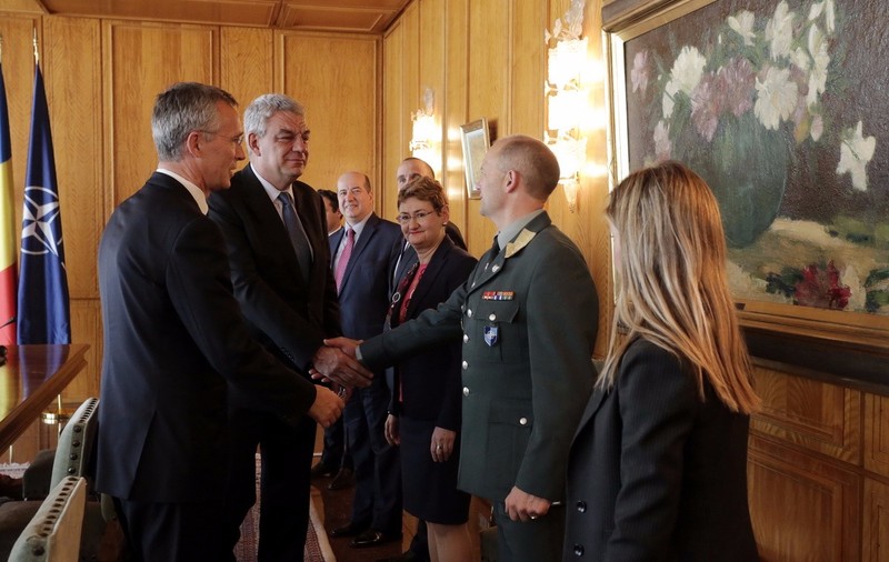 Premierul Tudose anunță semnarea unui contract cu o firmă americană, care va produce armament în România