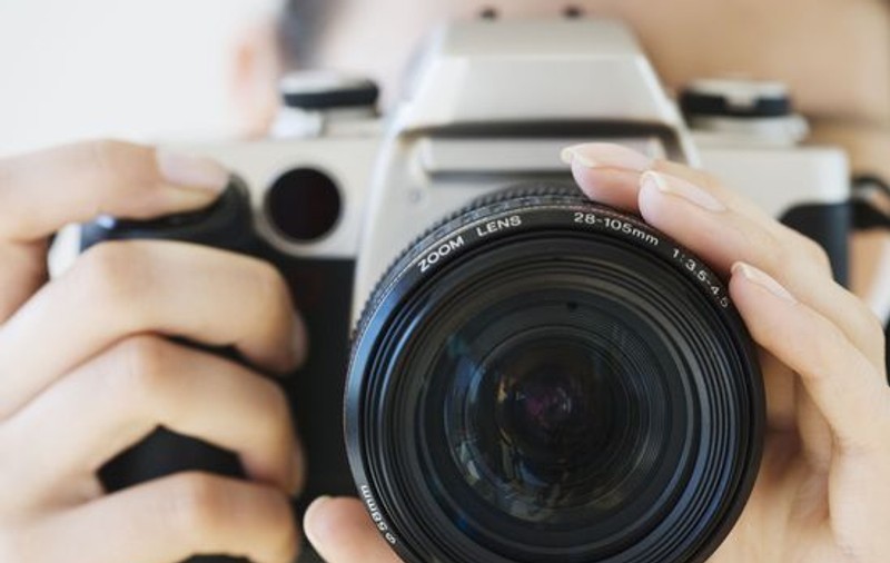 Unul dintre cei mai cunoscuţi paparazzo din Italia, asasinat la Roma