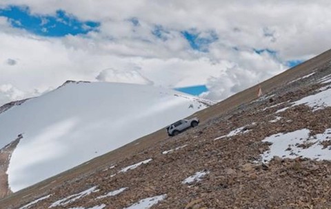 Un SUV hibrid de aproape 3 tone a urcat la 6.002 metri și a intrat în Cartea Recordurilor. Are 818 CP și a primit peste 10.000 de precomenzi în doar 48 de ore. Sursă foto: Chery Automobile Co., Ltd. / GlobeNewswire
