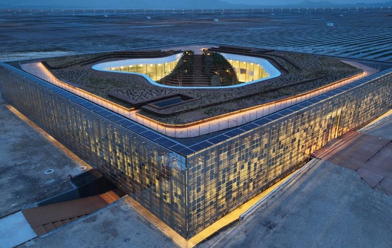 Cea mai mare centrală solară din Europa are 3.500.000 de panouri și poate genera energie pentru 2.000.000 de oameni