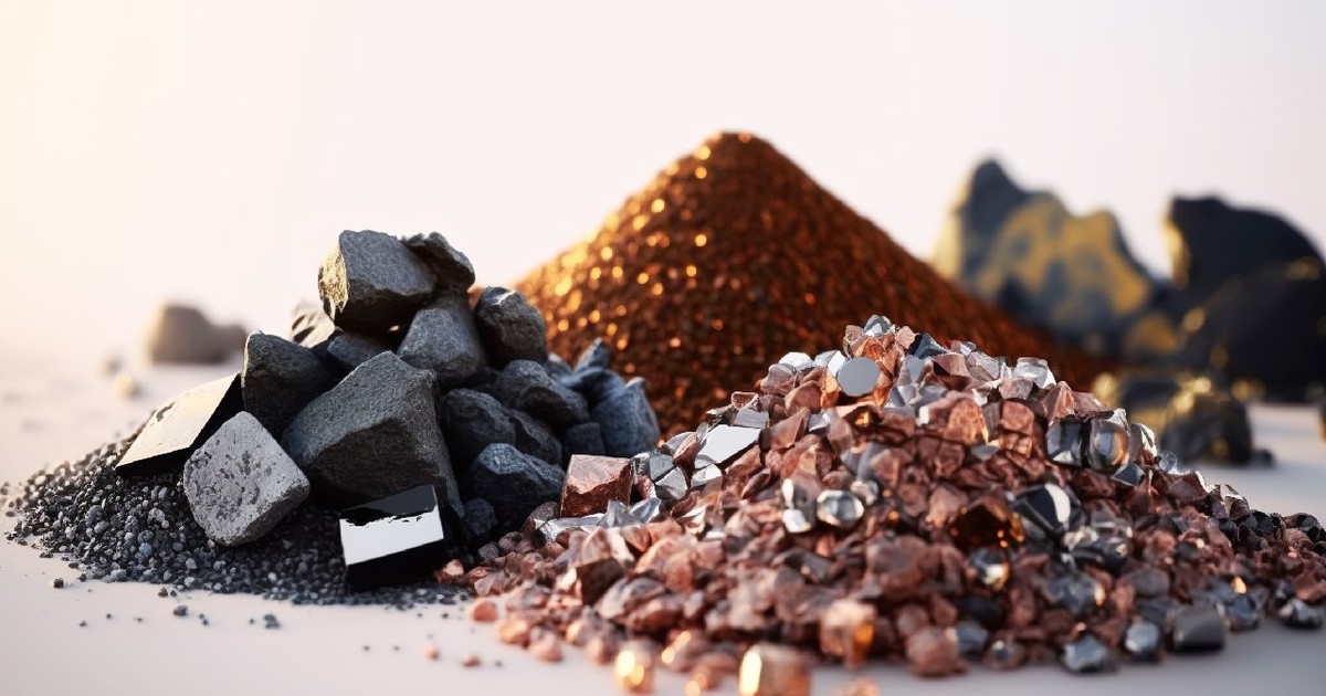 Mică grămadă de minerale extrase dintr-o mină de pământuri rare