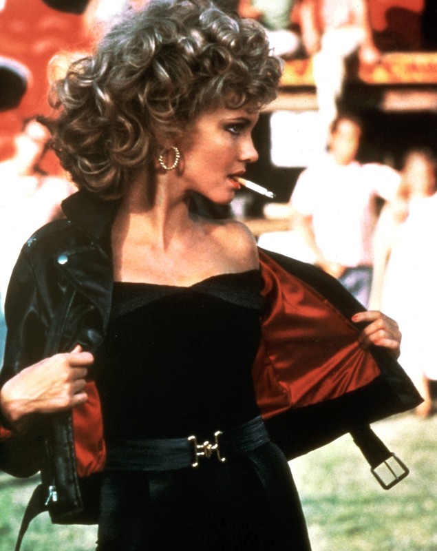 Olivia  Newton-John își vinde costumul din piele pe care l-a purtat în filmul "Grease". Banii vor fi donați unui centru pentru tratarea cancerului