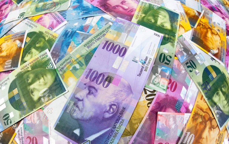 Dau în judecată băncile din cauza francilor