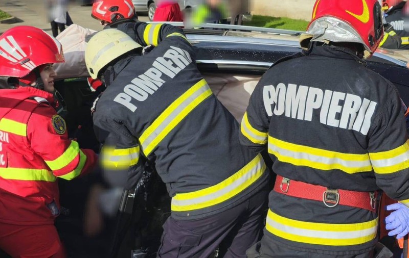 7 victime după un accident grav pe centura Sloboziei, printre care doi copii. Unul dintre ei a fost trimis în stare gravă la București