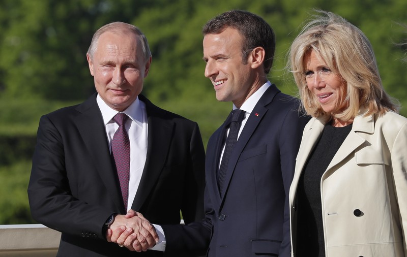 Emmanuel Macron în vizită în Rusia. Președintele francez și Putin urmează să discute acordul nuclear cu Iranul și Siria
