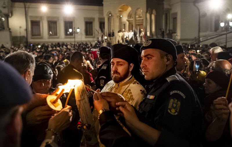 Patriarhul anunță slujbe de Înviere și în interiorul bisericilor. Premierul spusese că se vor ține în aer liber