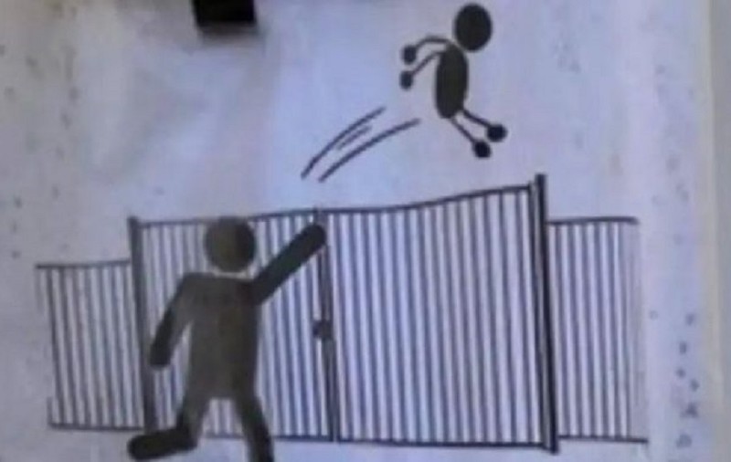 VIDEO | Afiș pentru părinți la o școală din Franța: nu mai aruncați copiii peste gard