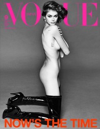 Kaia Gerber, nue pour la couverture de Vogue Japon Kaia Gerber poses in her most revealing shoot to date and impressed her 5.7 million Instagram followers as she showed off her Vogue Japan September 2020 cover. The daughter of supermodel Cindy Crawford and Rande Gerber went for a bold and glamorous vibe, and rocked a vampy look in the image, showing off her enviable torso.