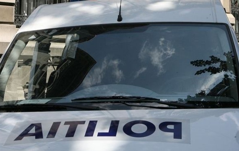 Arestat, după ce a fost prins beat la volanul unui taxi furat