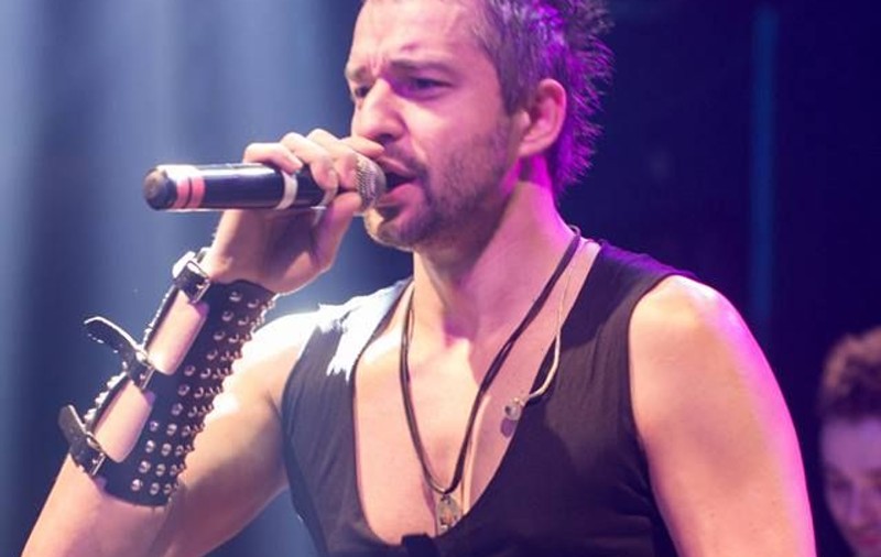 Daniel Lazar a rămas fără voce, chiar în timpul unui concert